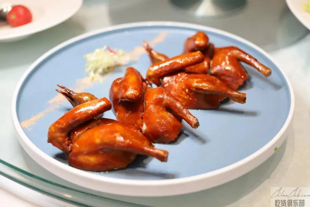 脆皮乳鸽
